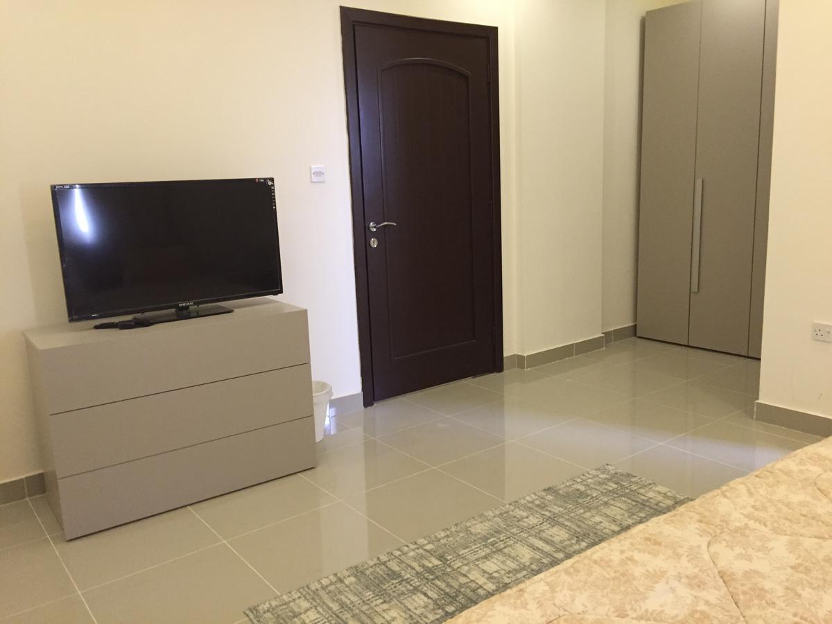 The Diamonds Apartment Al Khiran Bagian luar foto